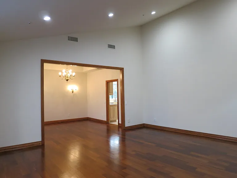 713 Pamela Cir — Photo 9