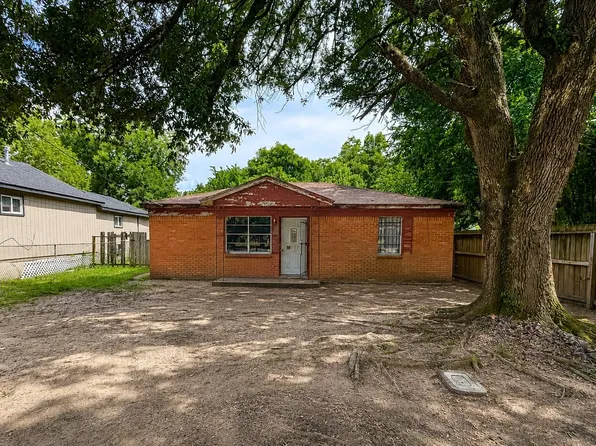 617 Willow St, Spring, TX 77373