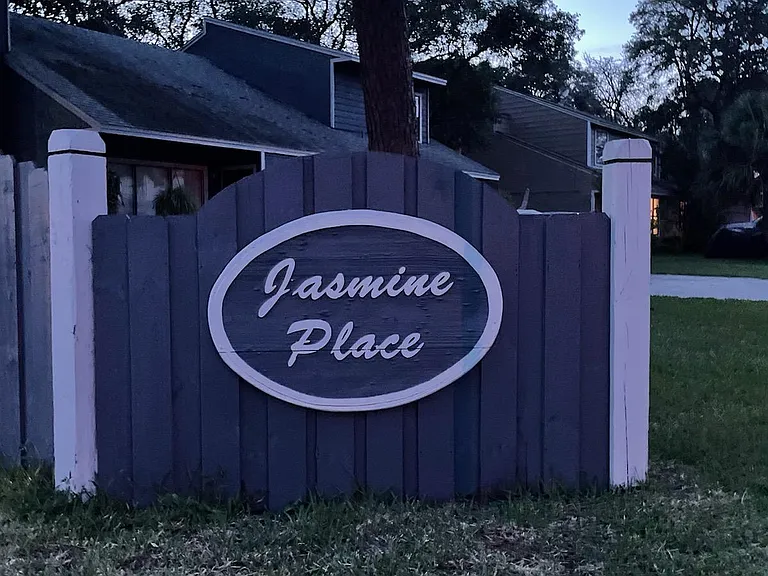 Jasmine Pl — Photo 14