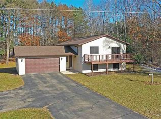 E1896 Amy St, Waupaca, WI 54981