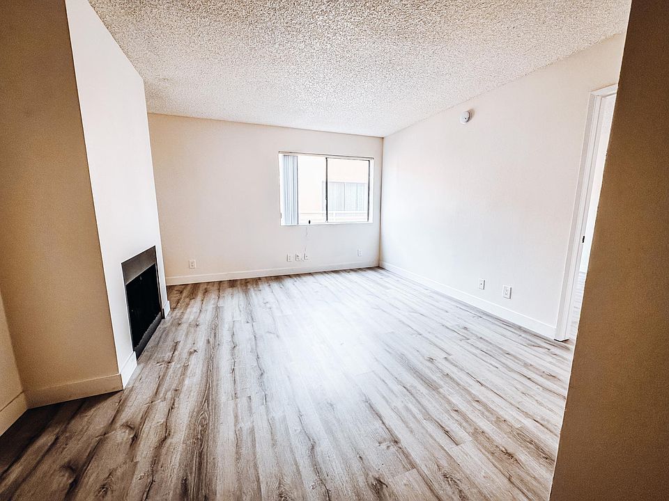 1st image of 2715 Abbot Kinney Blvd #2106