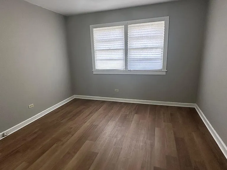 813 Weatherly St — Photo 2