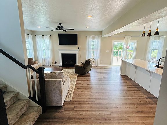 5th image of 237 Briar Creek Ln