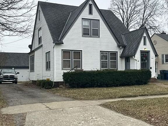 3rd image of 364 Buckingham Ave