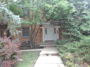 515 Autumn Ct, Elgin, IL 60123