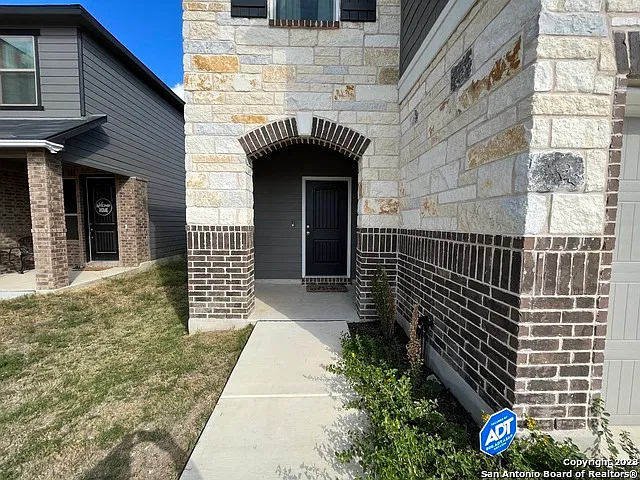 3 bed, 2.5 bath, 2098 sqft, $1,750 — Photo 3