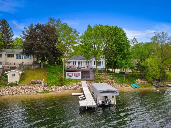 W7219 W Silver Lake Rd, Wautoma, WI 54982