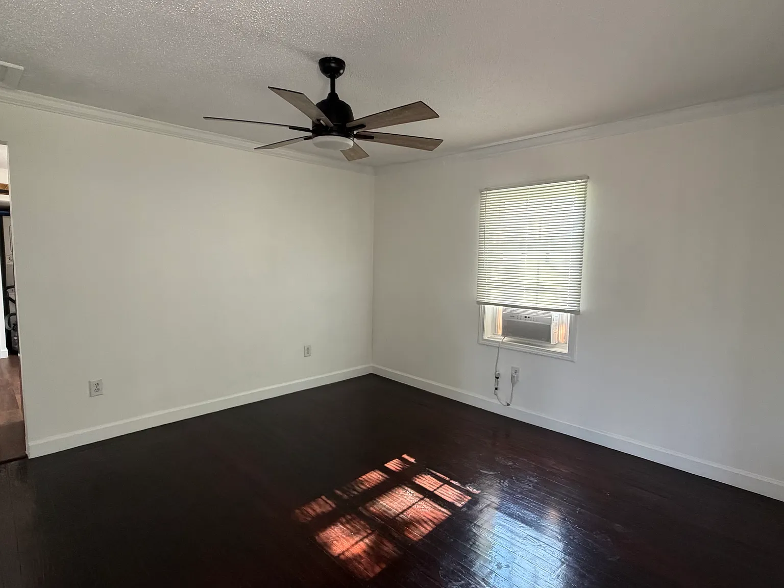 2 bed, 868 sqft, $1,200 — Photo 4