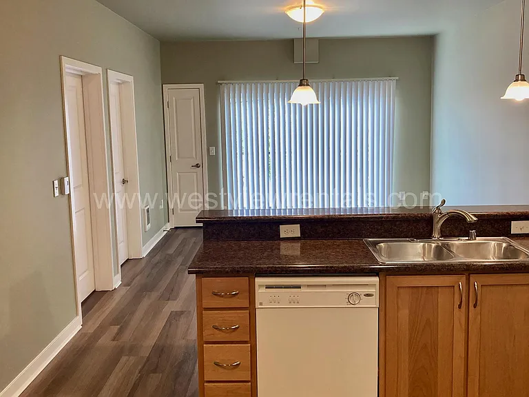200 E Maple St — Photo 21