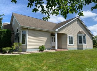 32 Leeds Ln, Monroe Township, NJ 08831