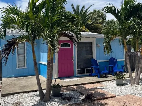2402 1st St, Indian Rocks Beach, FL 33785
