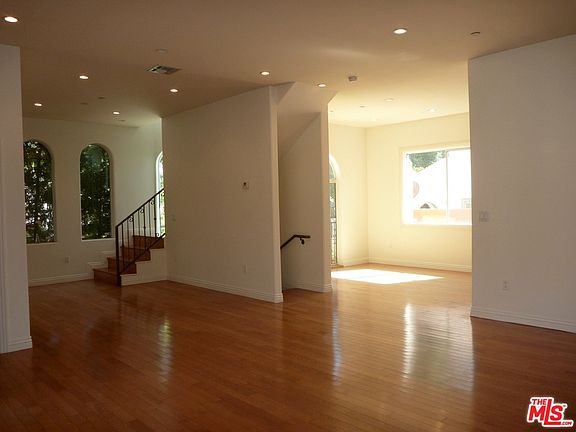 5th image of 1307 N Alexandria Ave