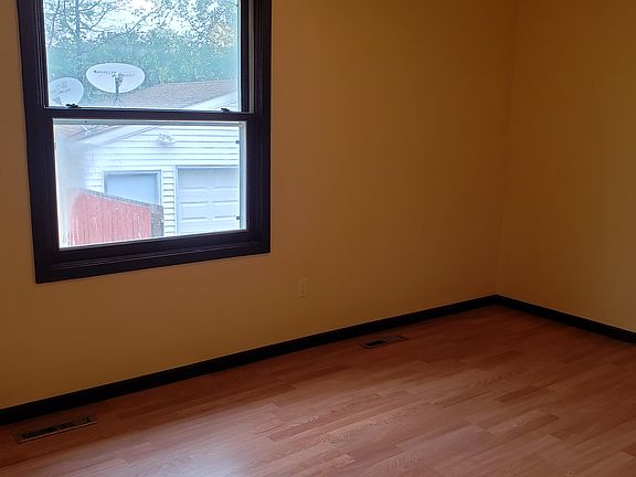Upper Bedroom 1