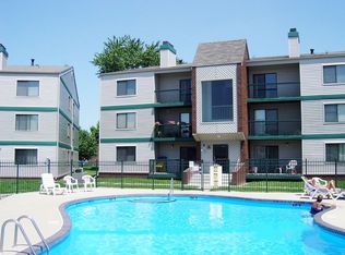 2403 W Springfield Ave #T-12, Champaign, IL 61821