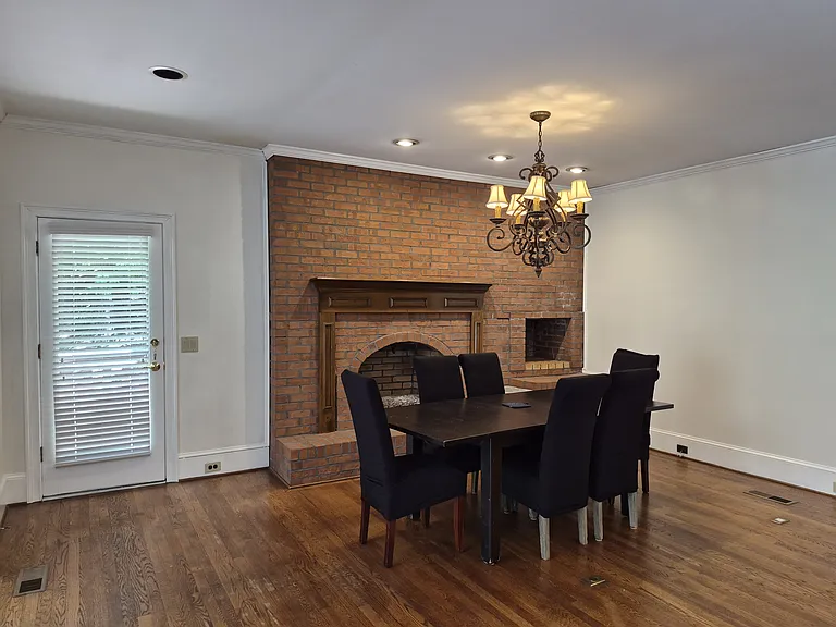 1835 Brandon Hall Dr — Photo 23