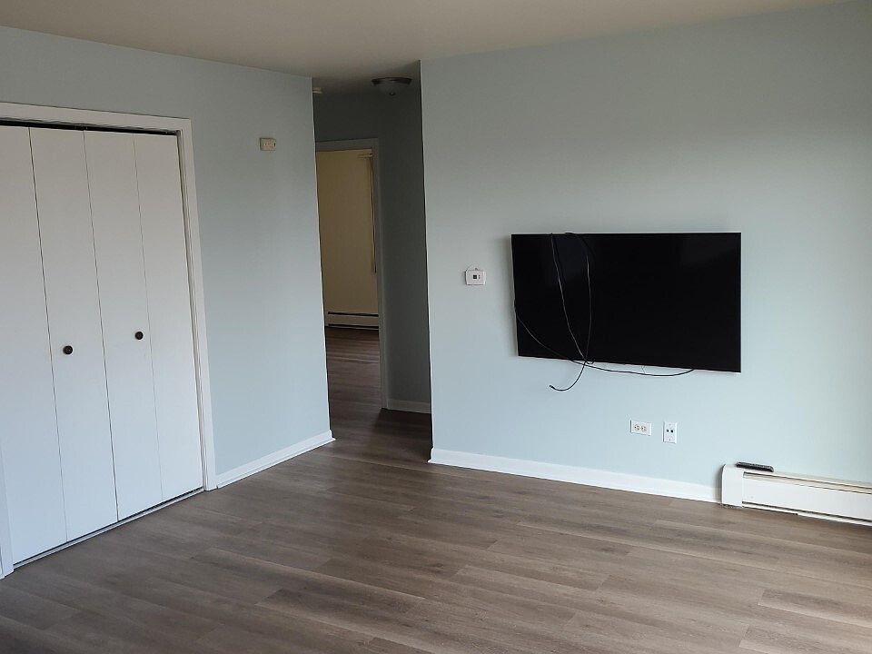 1st image of 1319 N Baldwin Ct #3B-1