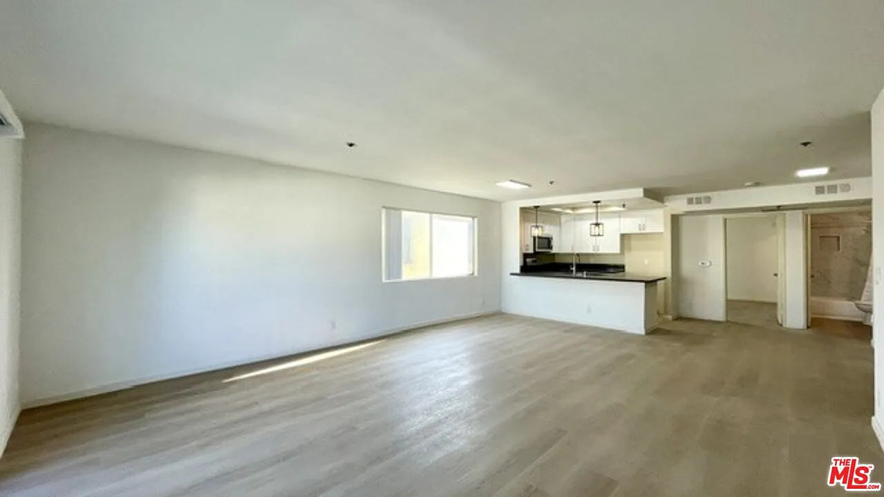 1 bed, 1.0 bath, 750 sqft, $1,975 — Photo 3
