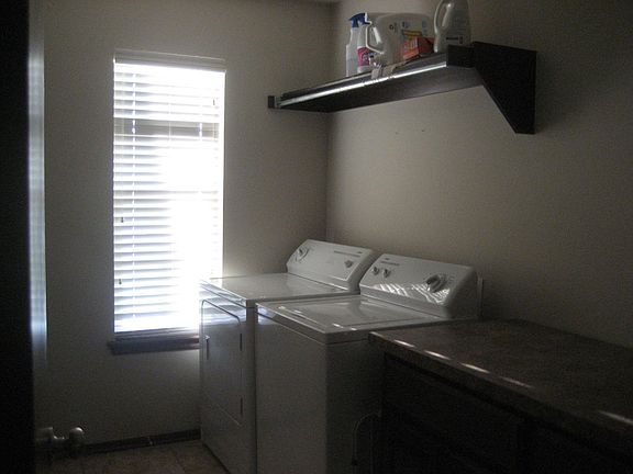 2nd image of 1508 Jordan Dr