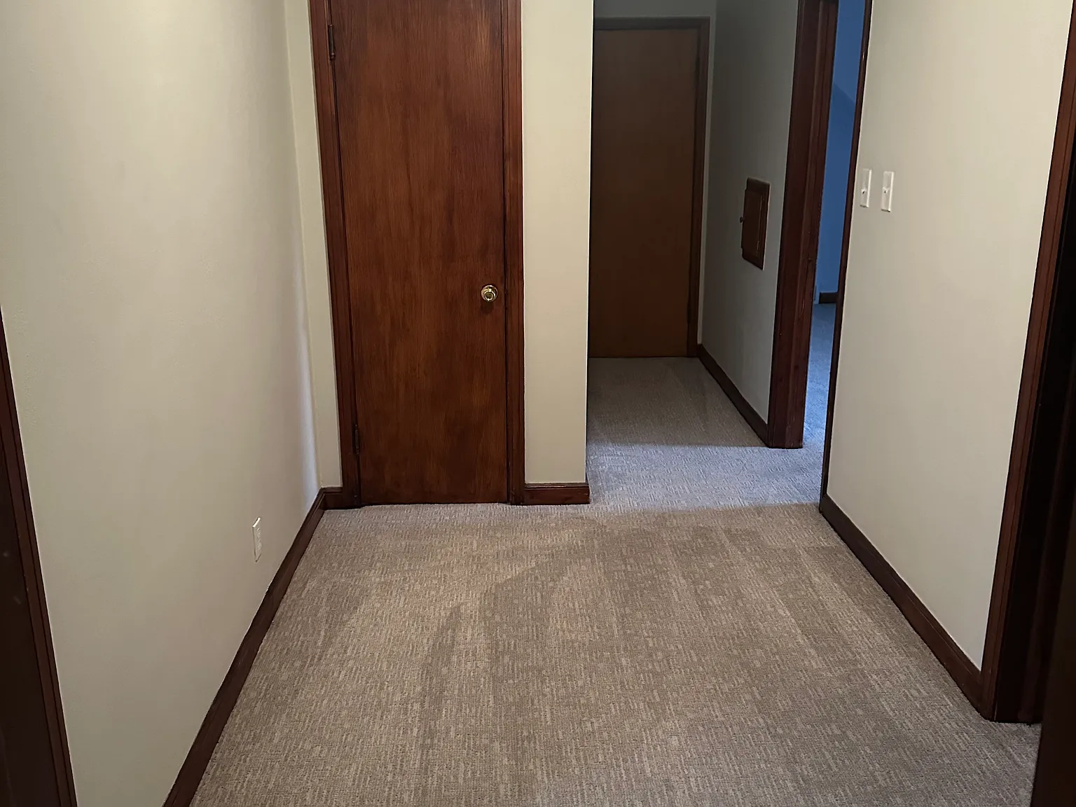 1 bed, 850 sqft, $1,150 — Photo 3