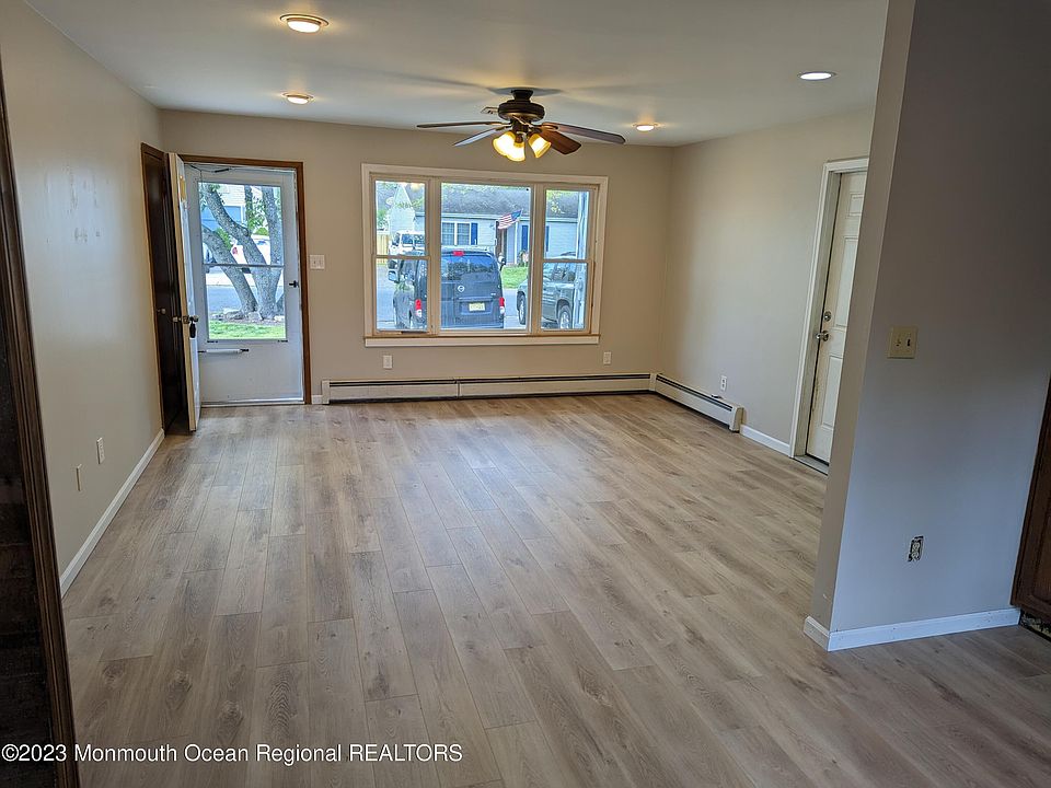 2nd image of 1241 Clearview Street