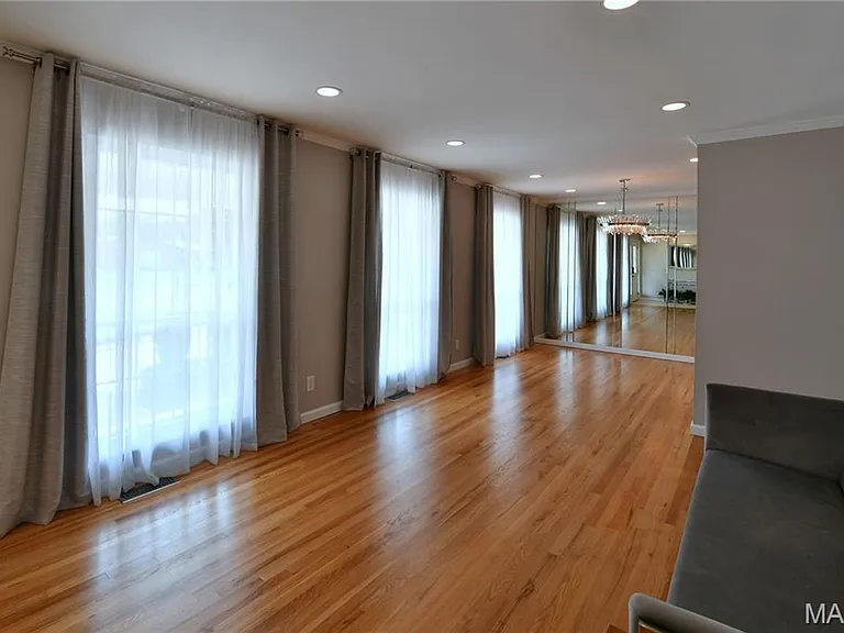 965 Orchard Lakes Dr — Photo 5