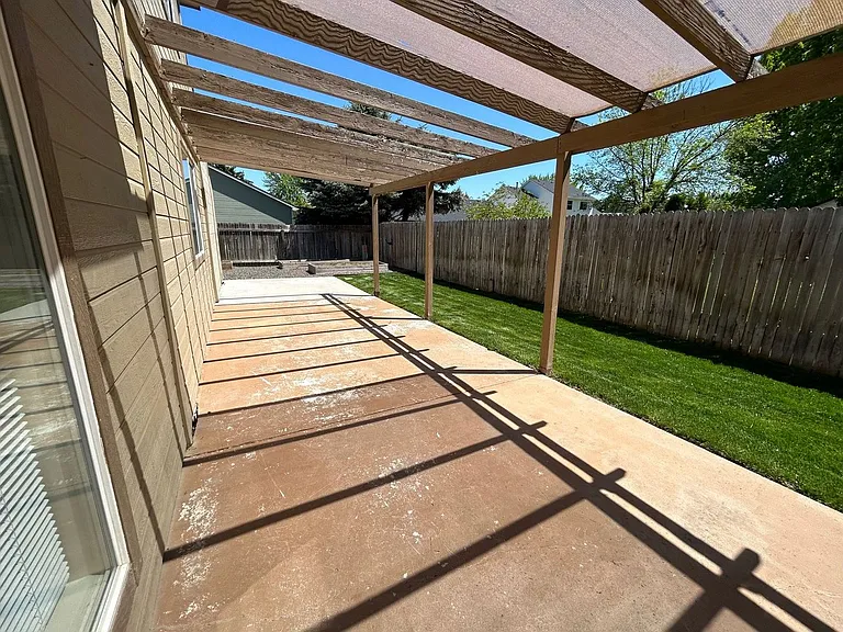 721 E Hawk St — Photo 29