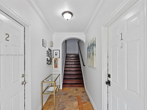 4th image of 417 NE 26th St #5