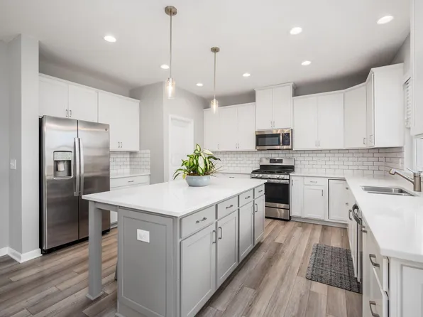 8836 Glacier Pointe Dr, Plain City, OH 43064