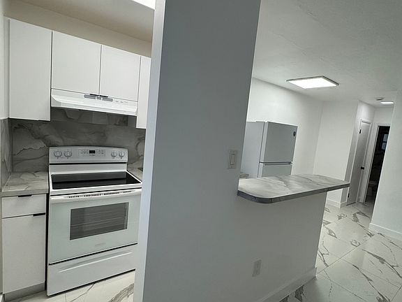 5th image of 12222 NE 8th Ave APT 2
