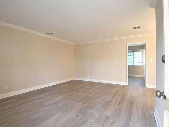 5th image of 15127-37 Dickens St #15127-G