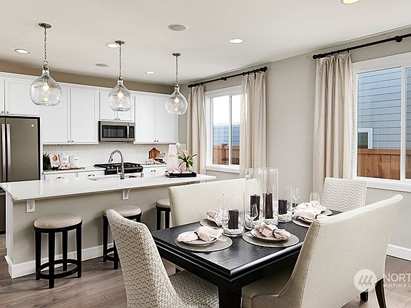 3rd image of 6429 Seaglass Avenue SE