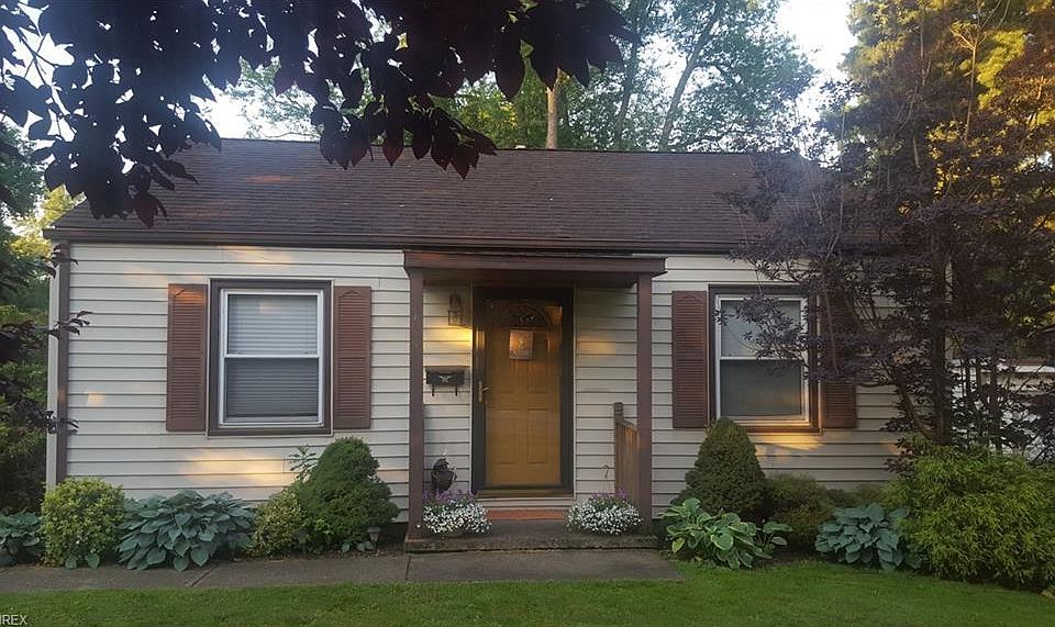 1st image of 764 Parkview Dr