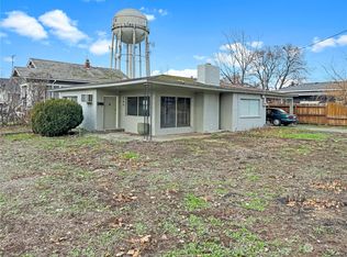 325 SE 6th St, College Place, WA 99324