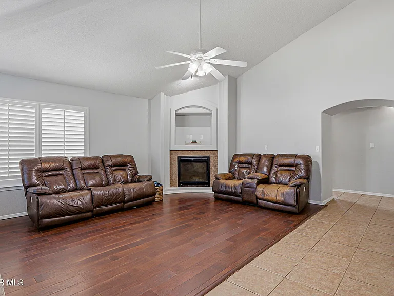 3828 Tierra Aurora Dr — Photo 8