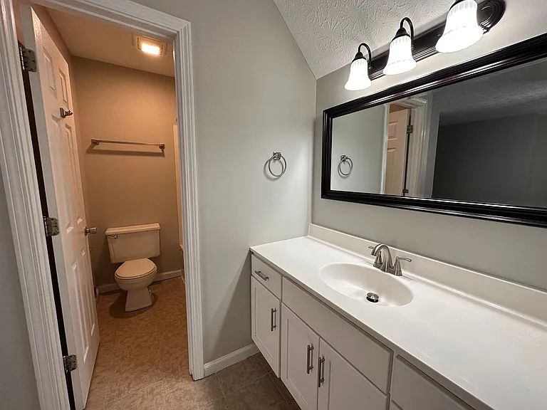 Breckenridge Apartment Homes — Photo 74