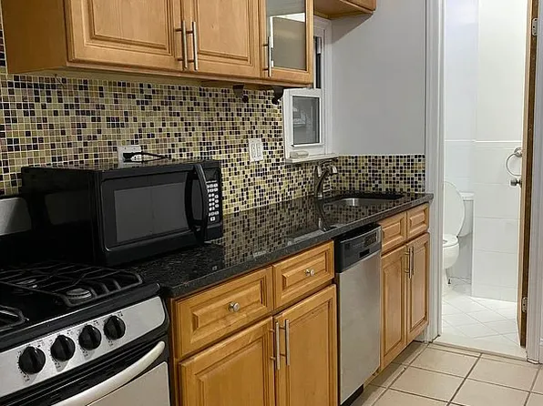 205 E 88th St APT 4D, New York, NY 10128