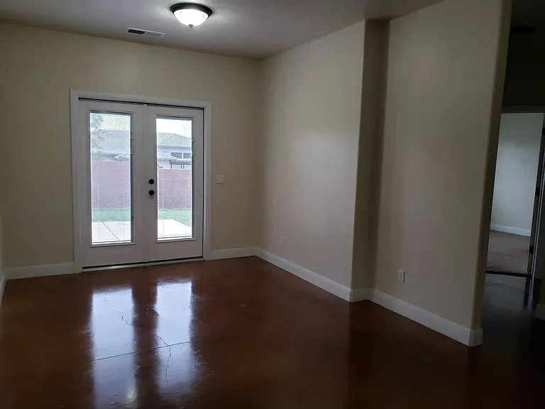 1385 W Clinton Way — Photo 11