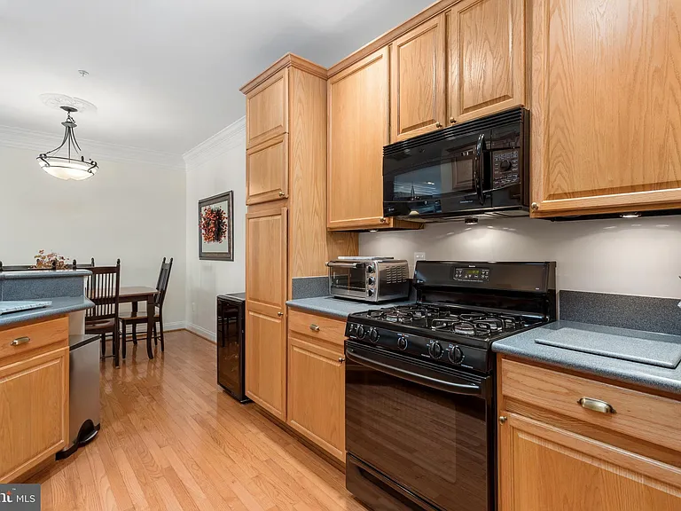 5114 Oneill Ln — Photo 16