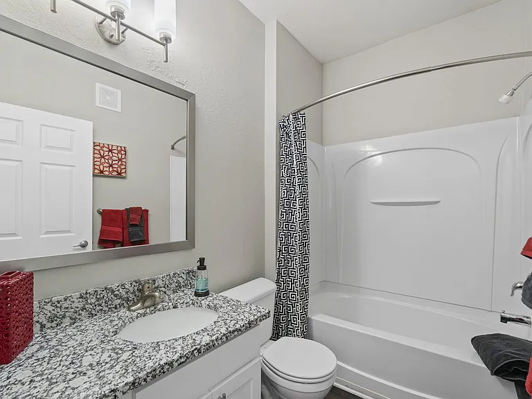 Eden's Edge Apartments — Photo 39
