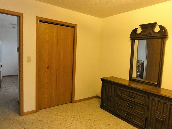 4th image of 5882 Beechwood Dr