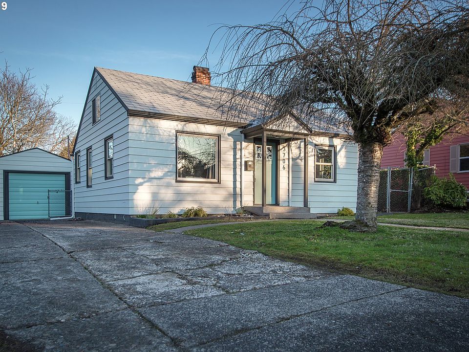 2nd image of 3706 NE 115th Ave