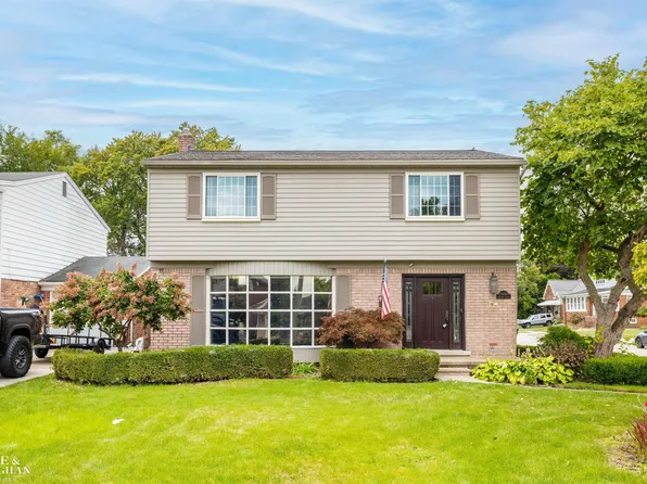 29355 Jefferson Ave, Saint Clair Shores, MI 48081