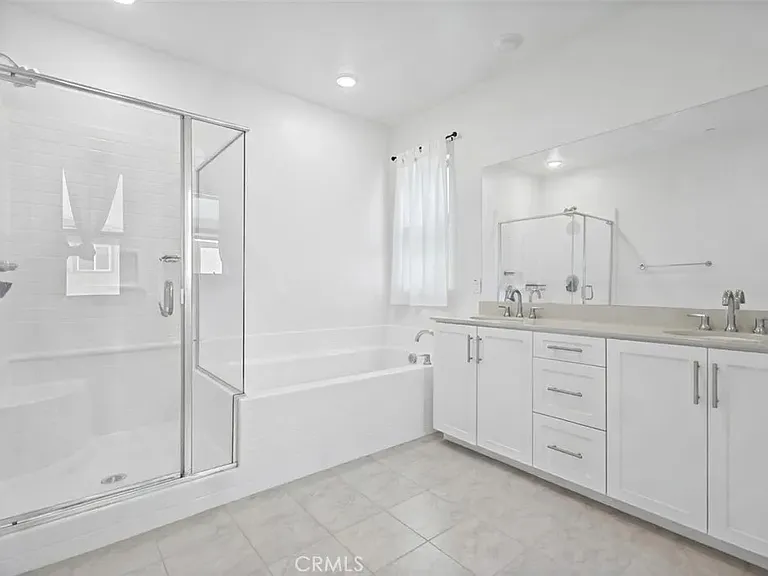 2575 E Embry Ln — Photo 15