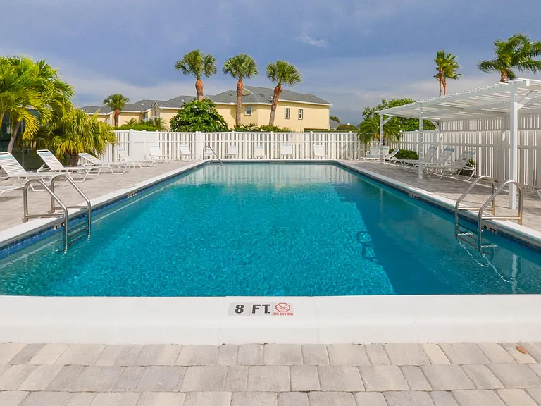 4051 NE Breakwater Dr — Photo 62