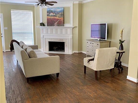 2nd image of 2331 Southern Oak Dr