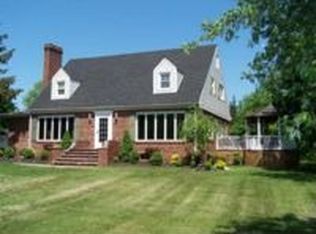 18 Felmley Rd, Whitehouse Station, NJ 08889