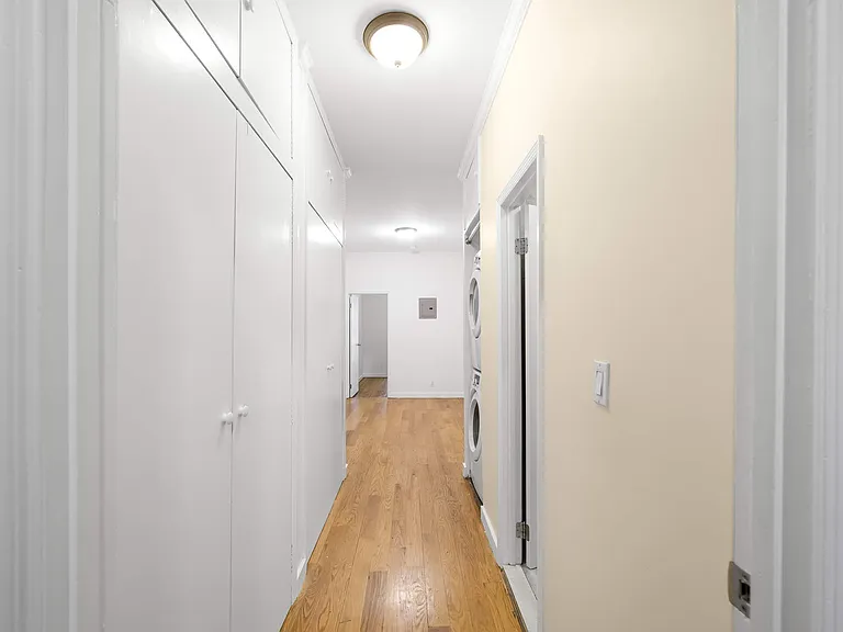 262 12th St #1R — Photo 4