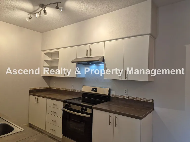 10664 NE Holly St #206 — Photo 9