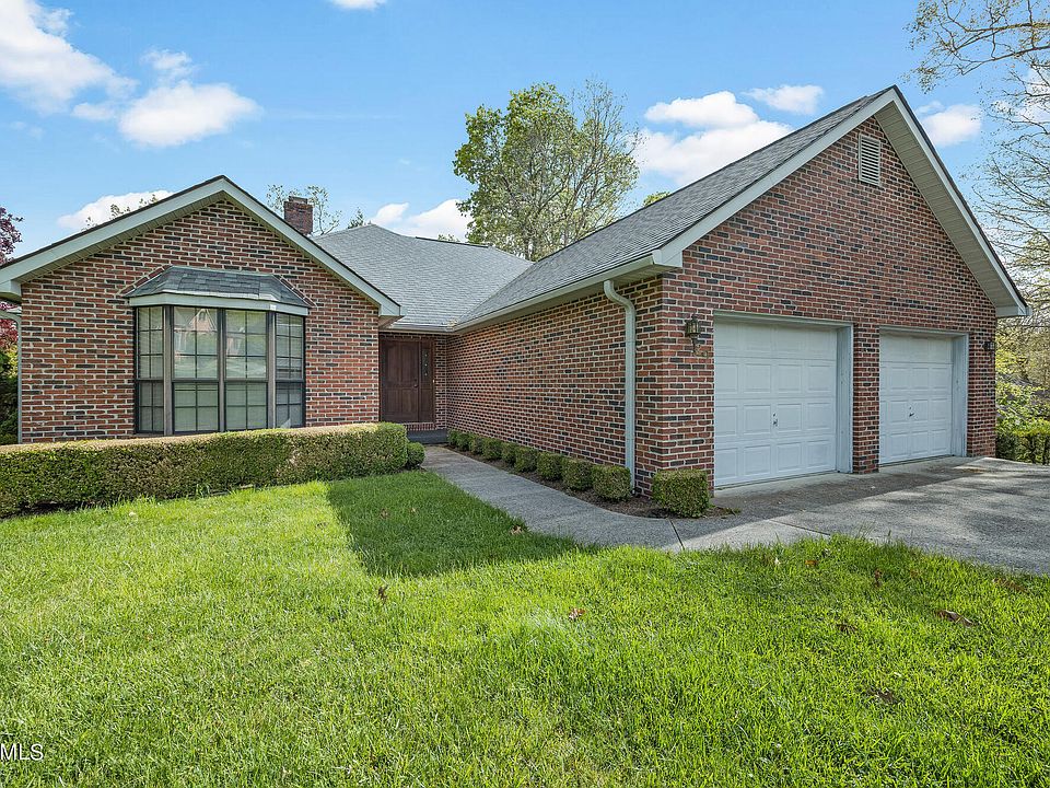1st image of 29 Quail Hollow Dr