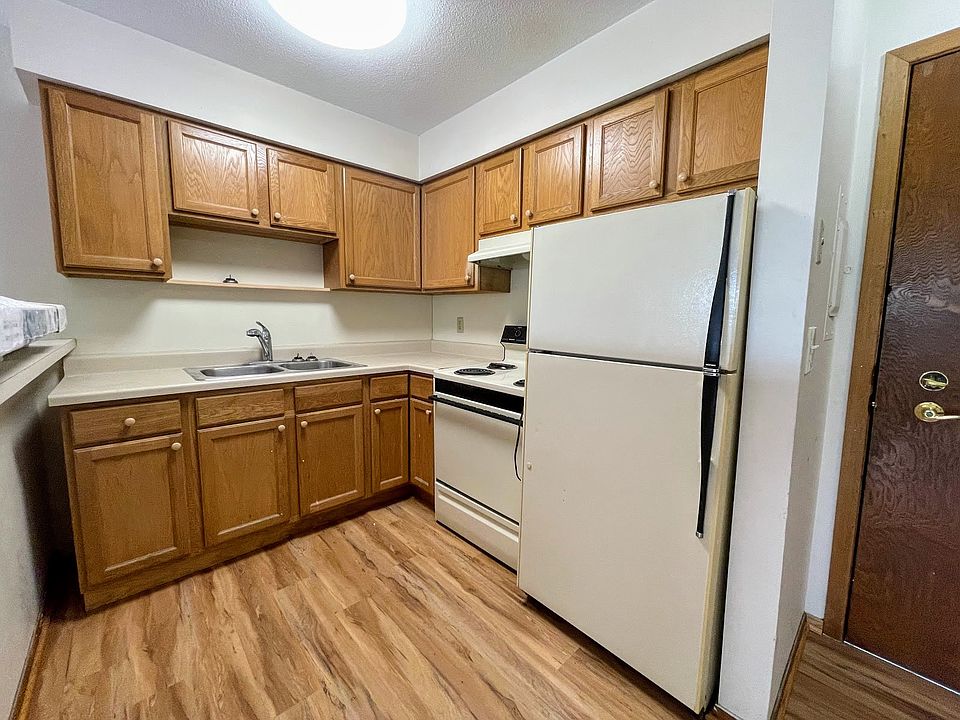 1st image of 301 University Ave SE #307